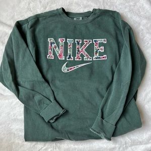 FLORAL NIKE SWEATSHIRT